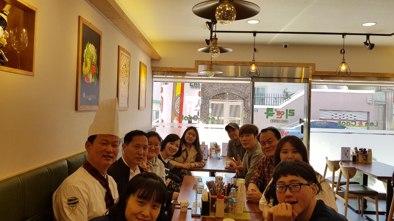 20180428_3학년 모임_사진.jpg