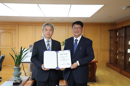 평생교육학과 윤영근 졸업생 후배들을 위해 장학금 100만원 기탁