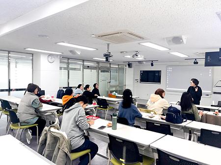 「무료 부모교육: 색의 비밀 – 나의 미래와 자녀의 진로 알아보기」특강 성황리 개최